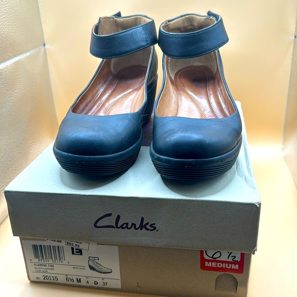 Clarks leather platform, size 6.5